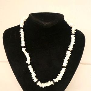 collar artesanal White and Black